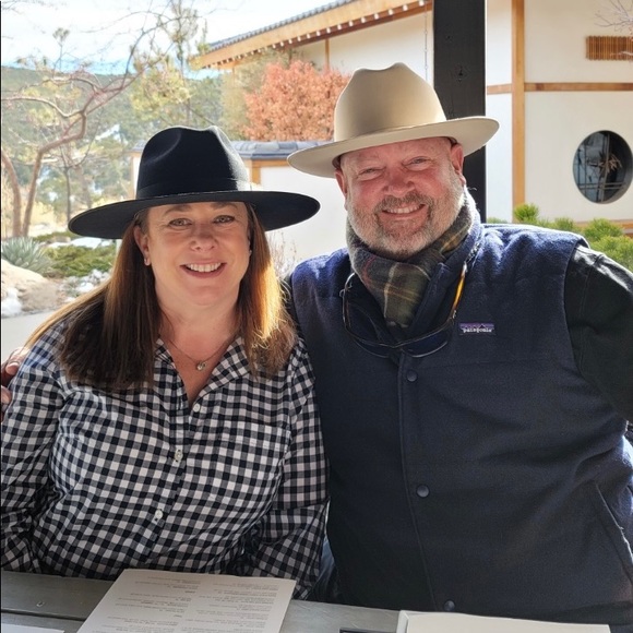 Meet your Posher, Vickie - Picture 1 of 1